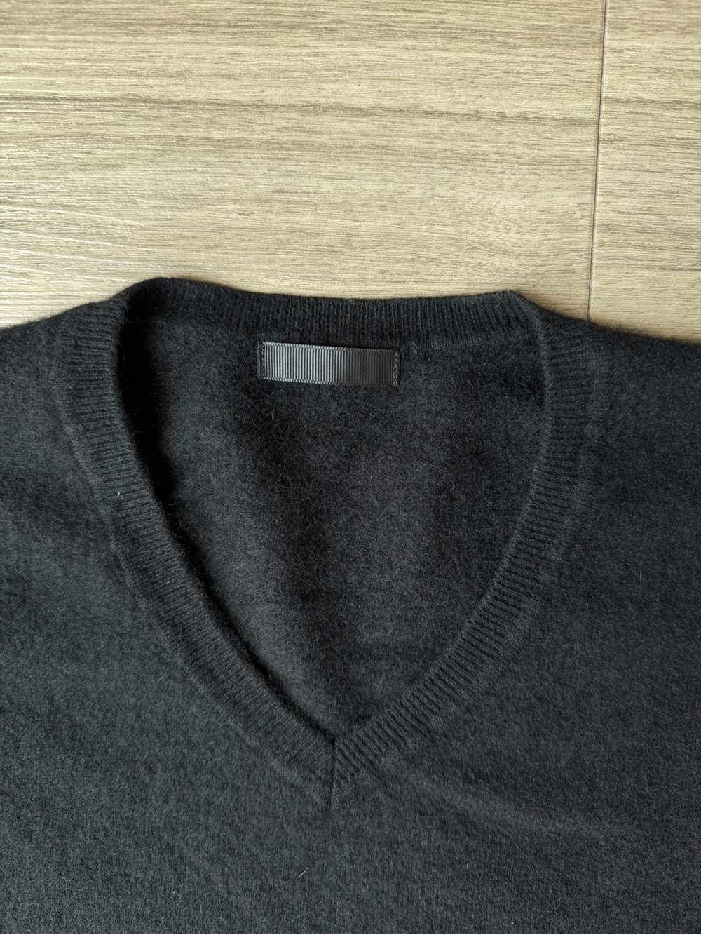 Quince Black Mongolian Cashmere V-Neck Sweater Size Small - Picture 7 of 9